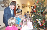 CHOINKA W URZĘDZIE JAK MALOWANA