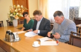 Podpisano umowę na odbudowę kolejnych dróg gminnych