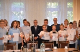 Stypendia za wysokie wyniki  w nauce dla uczniów wręczone